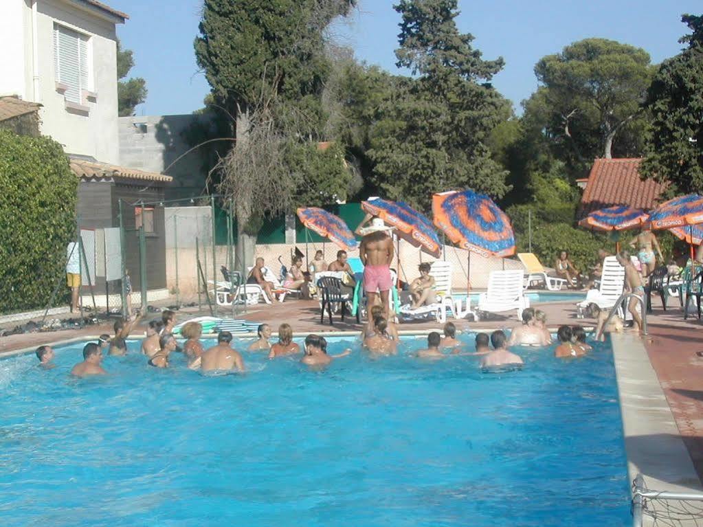 Village Vacances Le Lion De Mer Saint-Raphaël エクステリア 写真