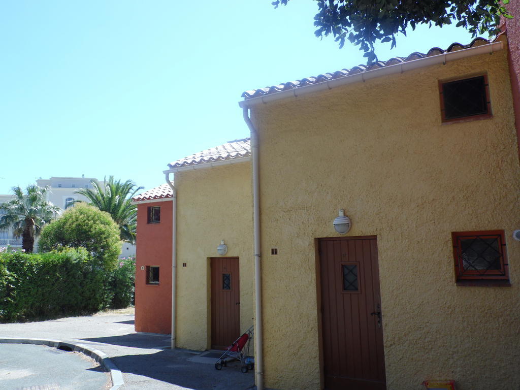 Village Vacances Le Lion De Mer Saint-Raphaël エクステリア 写真