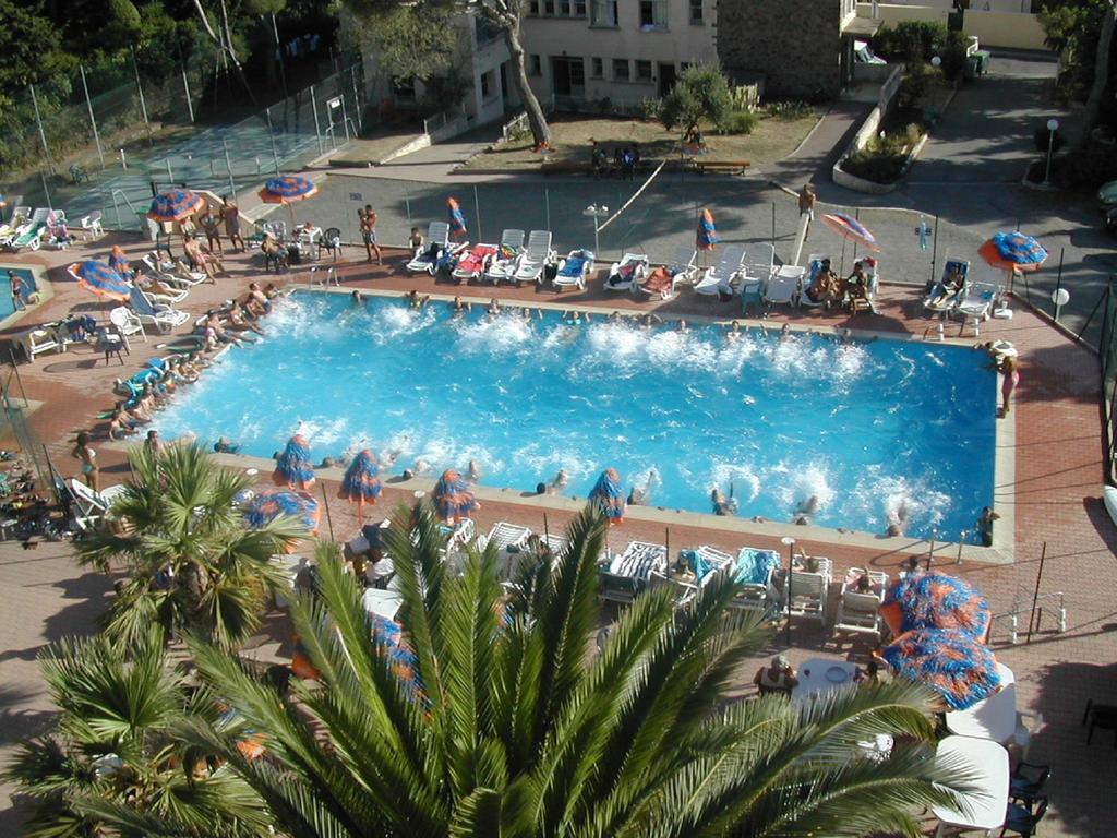 Village Vacances Le Lion De Mer Saint-Raphaël エクステリア 写真